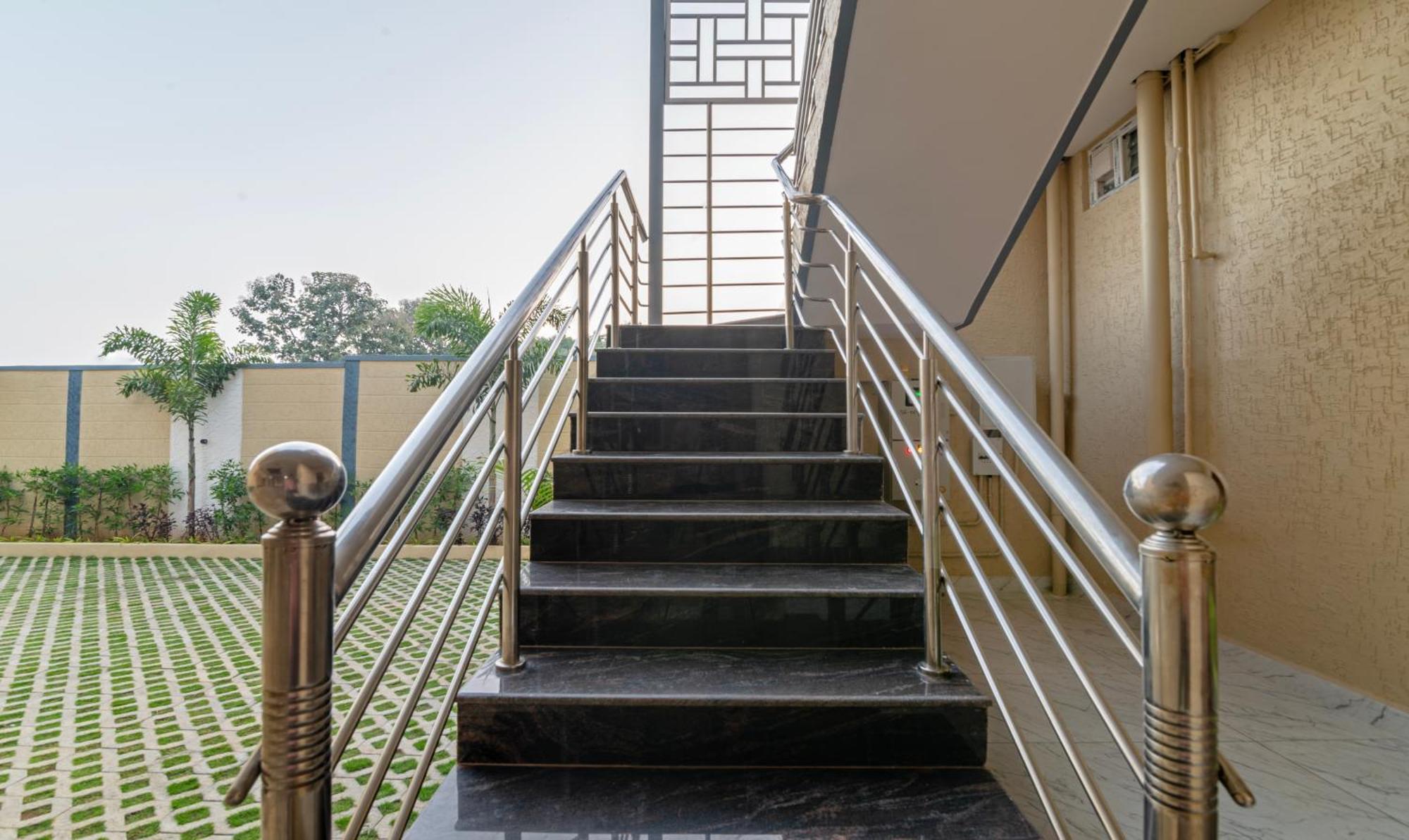 Itsy Hotels Kurinji Stay Inn Yelagiri Bagian luar foto